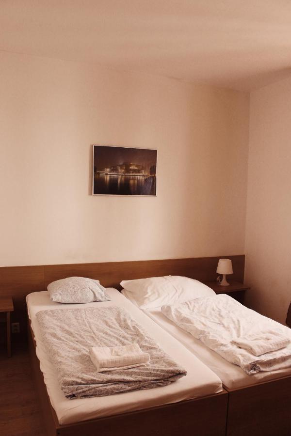 Hotel Amphone Брно Экстерьер фото